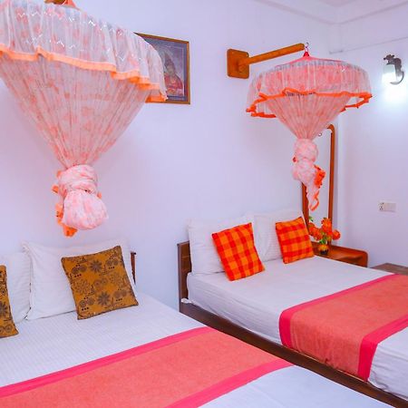 Canal Side Guest House Polonnaruwa Zewnętrze zdjęcie